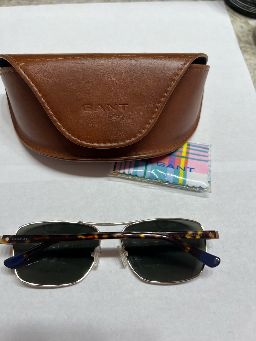 Gant 7063 Men's Sunglasses Brown Case Silver Frame Dark Green Lenses - Picture 2 of 5
